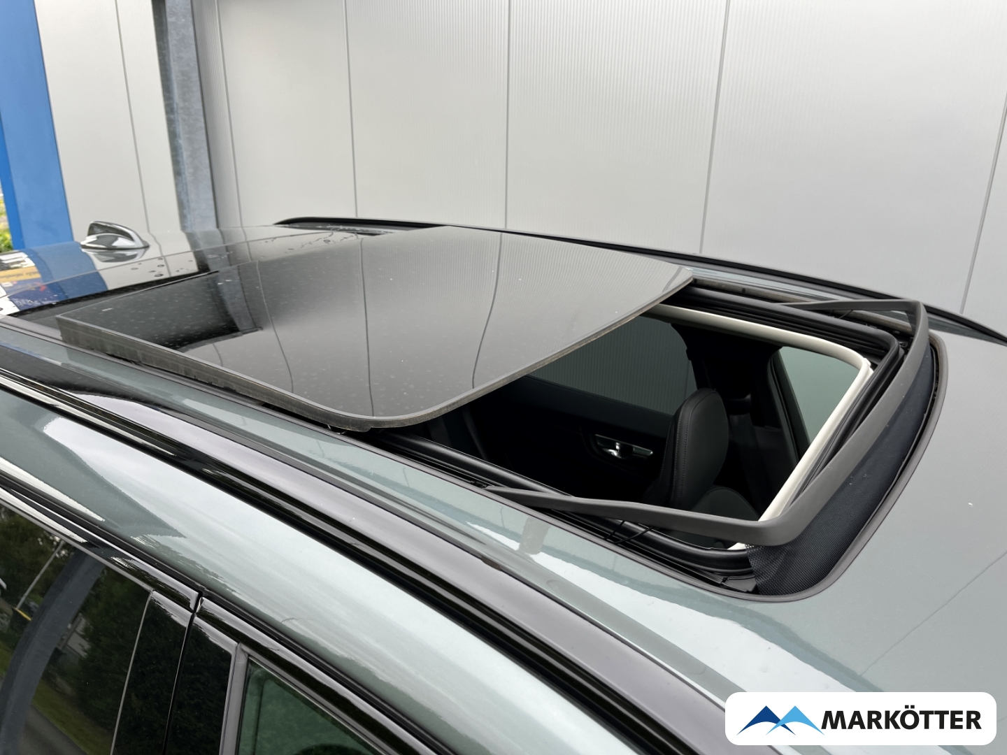 Fahrzeugabbildung Volvo XC60 B5 AWD Plus Dark ACC/HuD/360°/FACELIFT/S-Dach