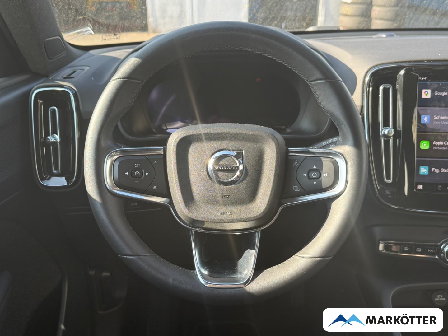 Fahrzeugabbildung Volvo XC40 Core Recharge AHK/SHZ/LED/CARPLY/CAM