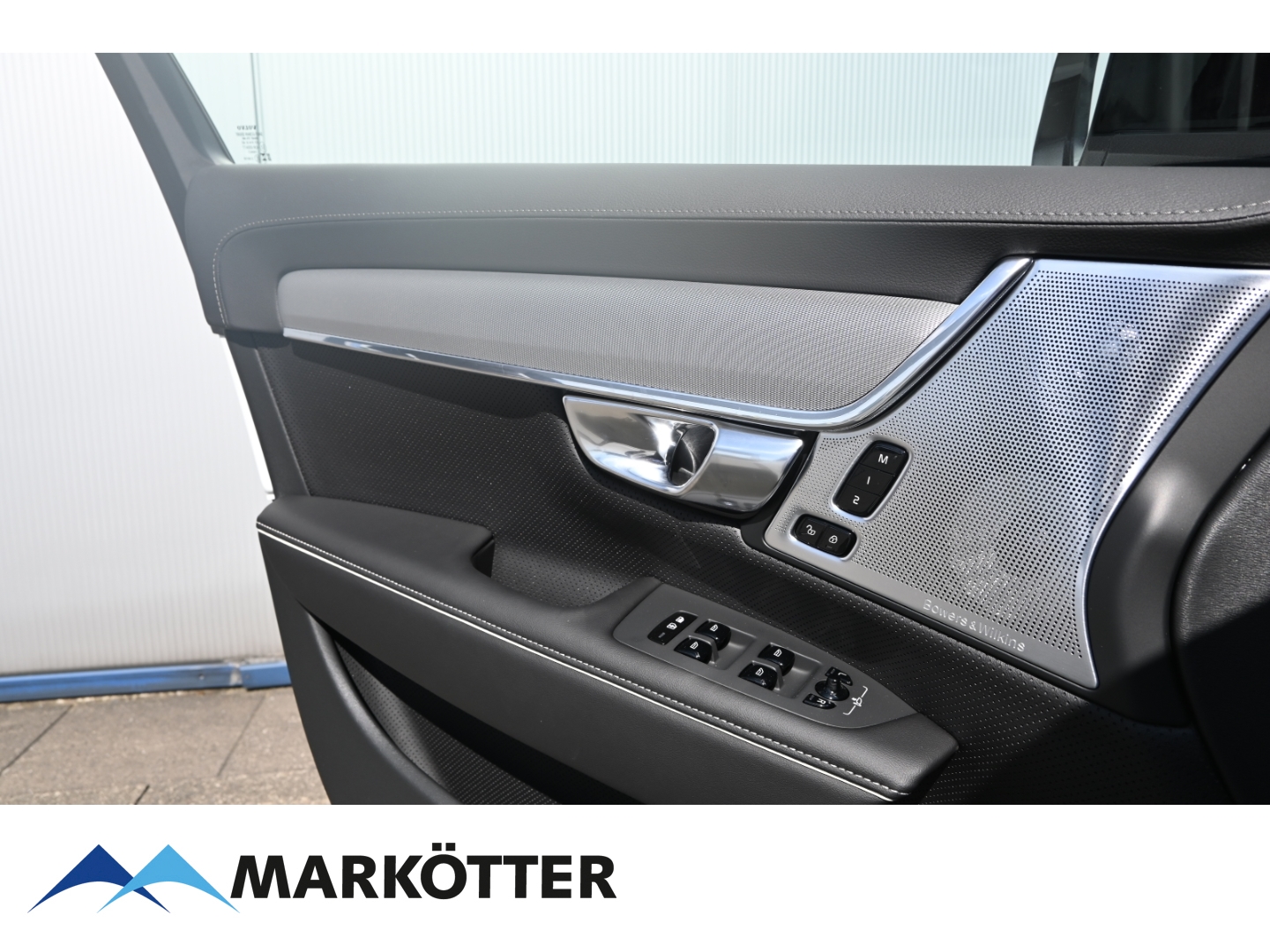 Fahrzeugabbildung Volvo V90 T8 AWD Ultra Dark Plug-In Hybrid/Pano/B&W