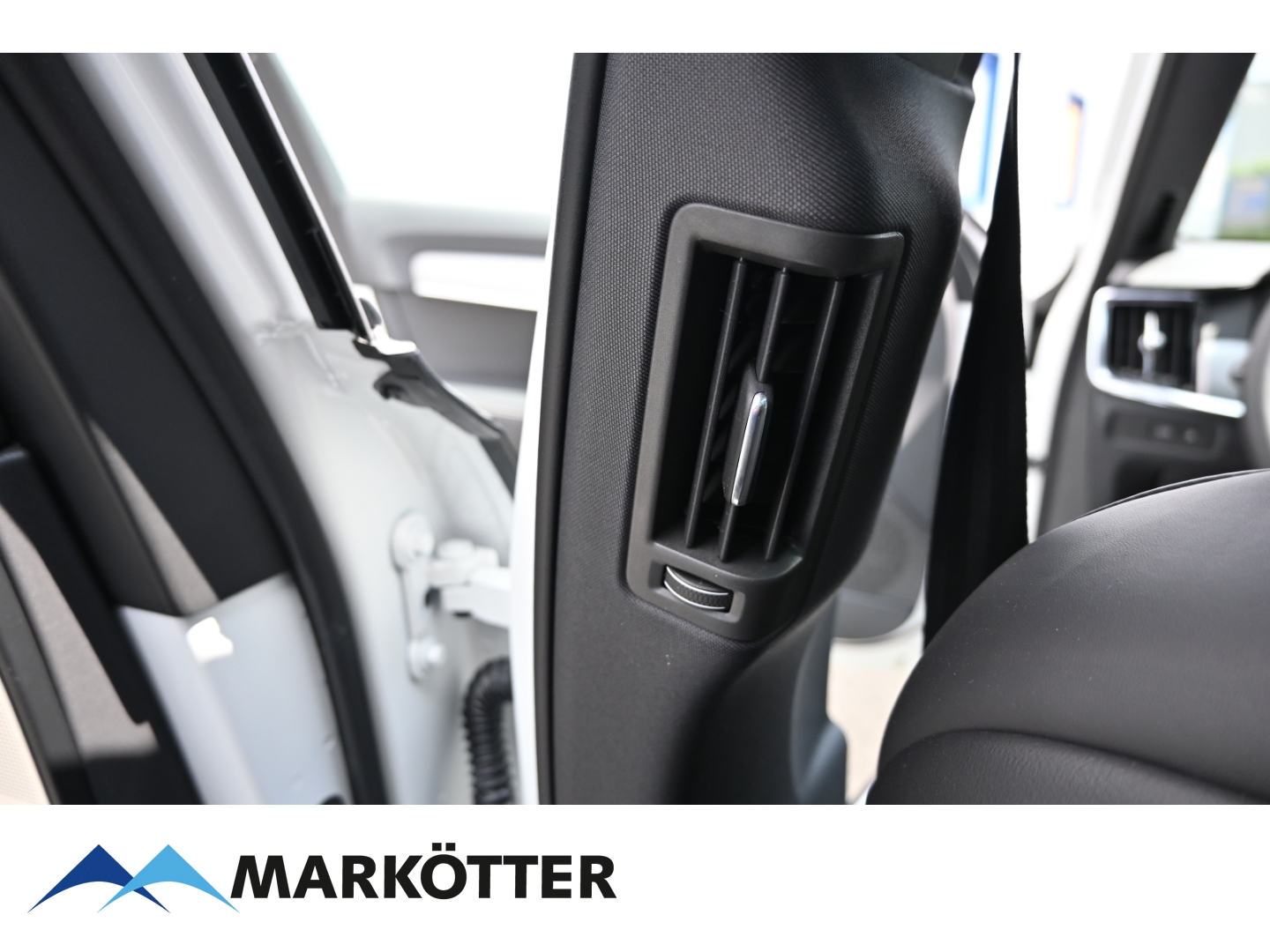 Fahrzeugabbildung Volvo V90 T8 AWD Ultra Dark Plug-In Hybrid/Pano/B&W