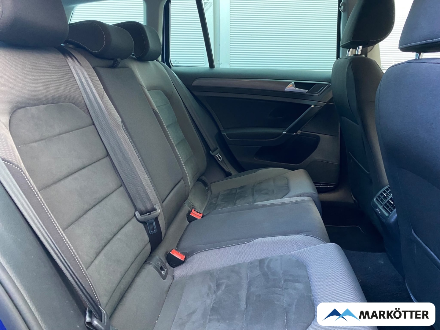 Fahrzeugabbildung Volkswagen Golf VII Variant Comfortline ACC/AHK/LED/SHZ