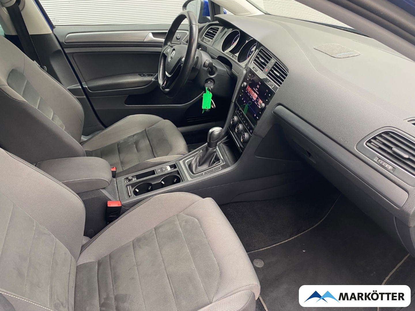 Fahrzeugabbildung Volkswagen Golf VII Variant Comfortline ACC/AHK/LED/SHZ