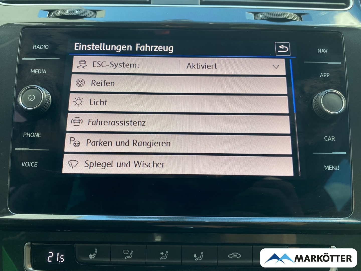 Fahrzeugabbildung Volkswagen Golf VII Variant Comfortline ACC/AHK/LED/SHZ