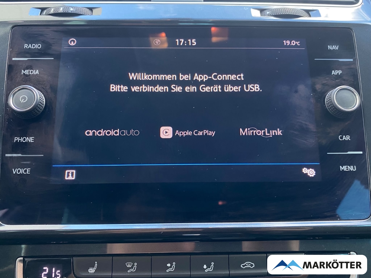 Fahrzeugabbildung Volkswagen Golf VII Variant Comfortline ACC/AHK/LED/SHZ