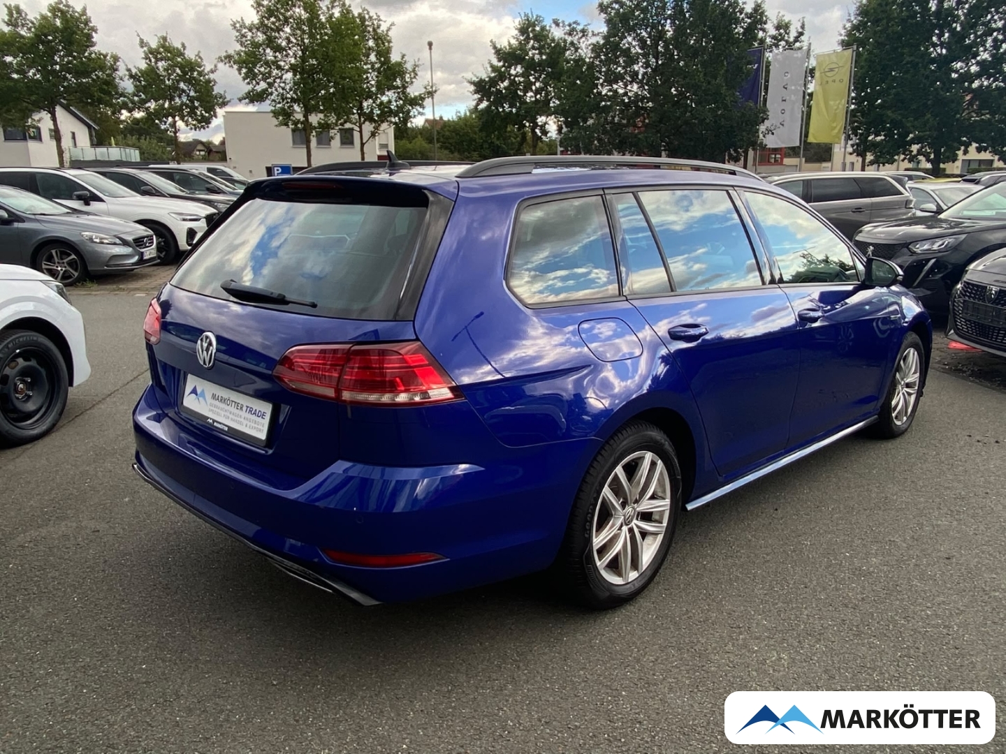 Fahrzeugabbildung Volkswagen Golf VII Variant Comfortline ACC/AHK/LED/SHZ
