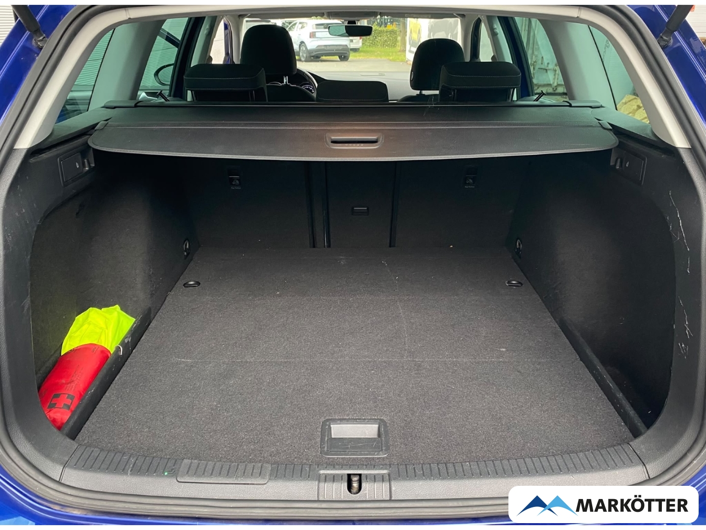 Fahrzeugabbildung Volkswagen Golf VII Variant Comfortline ACC/AHK/LED/SHZ