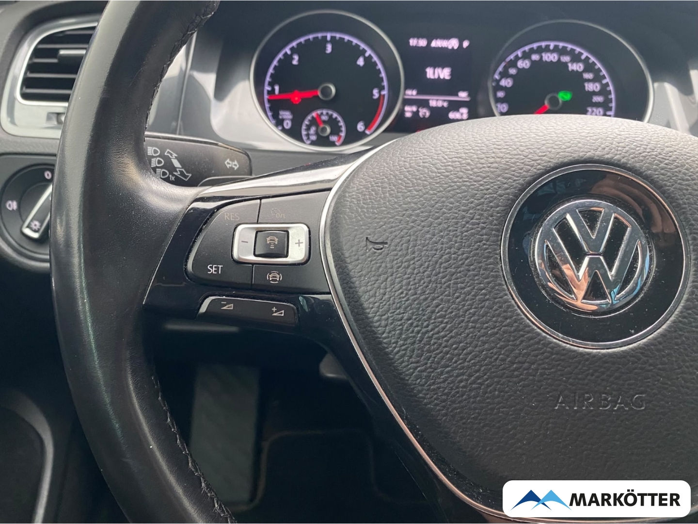 Fahrzeugabbildung Volkswagen Golf VII Variant Comfortline ACC/AHK/LED/SHZ