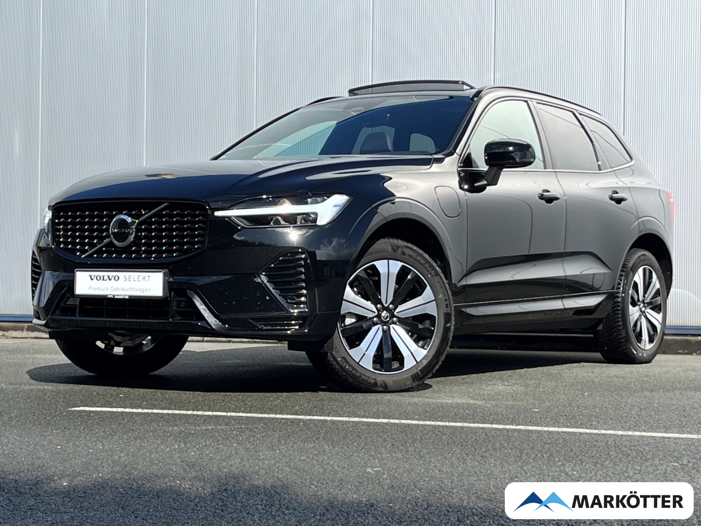 Fahrzeugabbildung Volvo XC60 T6 AWD Recharge Plus Dark ACC/StandH/Pano