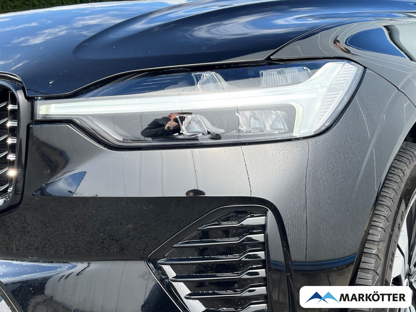 Fahrzeugabbildung Volvo XC60 T6 AWD Recharge Plus Dark ACC/StandH/Pano