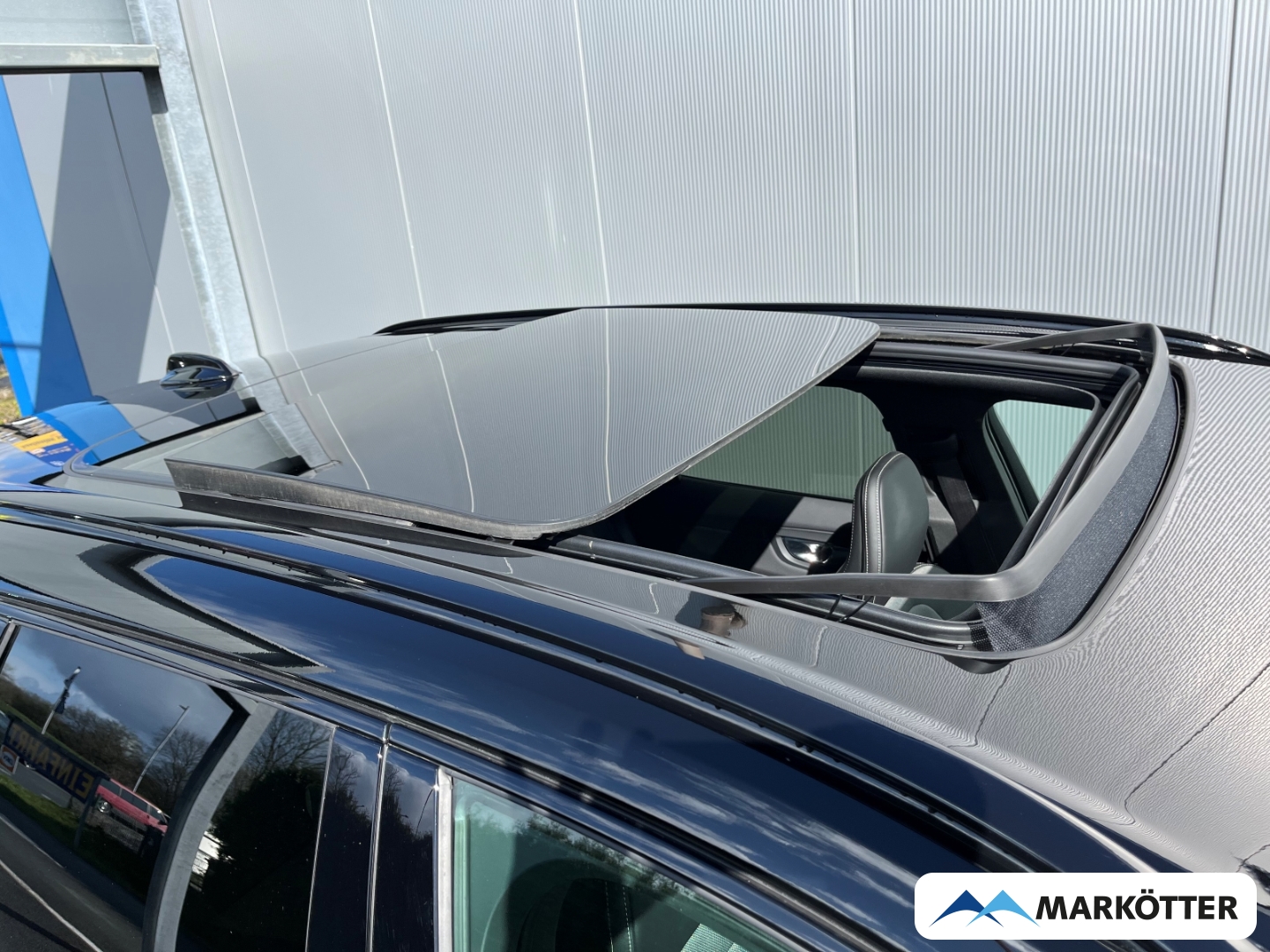 Fahrzeugabbildung Volvo XC60 T6 AWD Recharge Plus Dark ACC/StandH/Pano