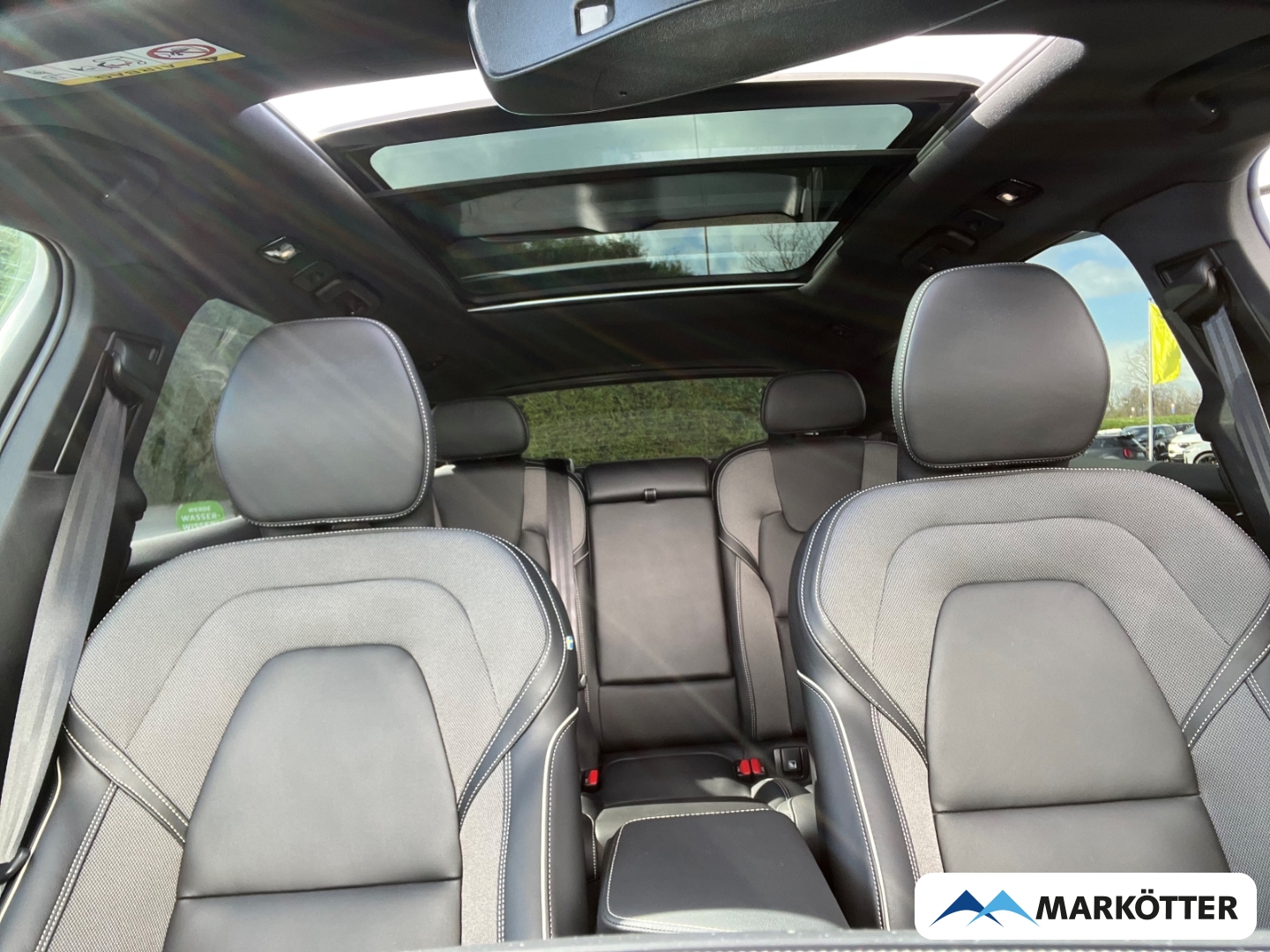 Fahrzeugabbildung Volvo XC60 T6 AWD Recharge Plus Dark ACC/StandH/Pano