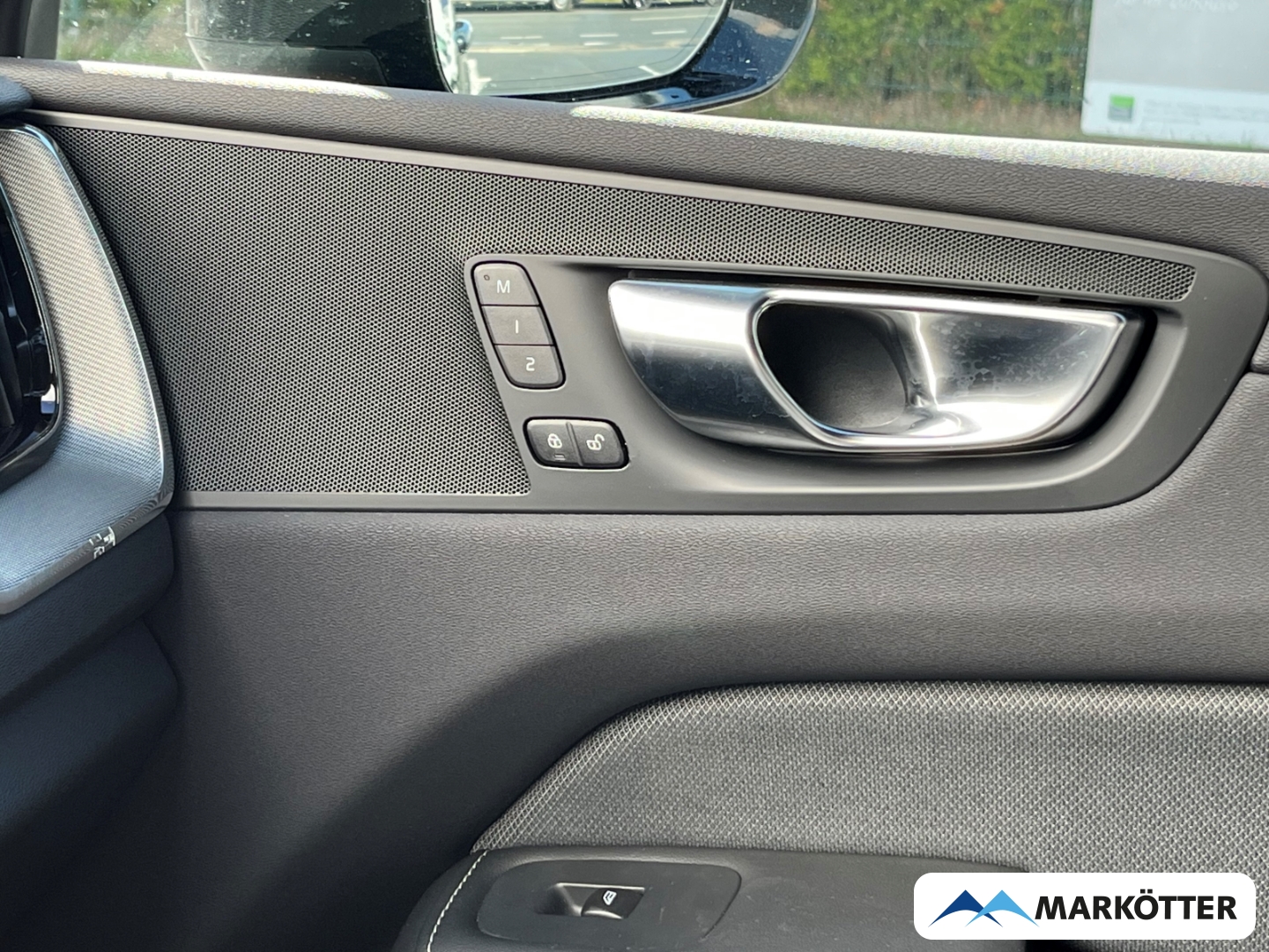 Fahrzeugabbildung Volvo XC60 T6 AWD Recharge Plus Dark ACC/StandH/Pano
