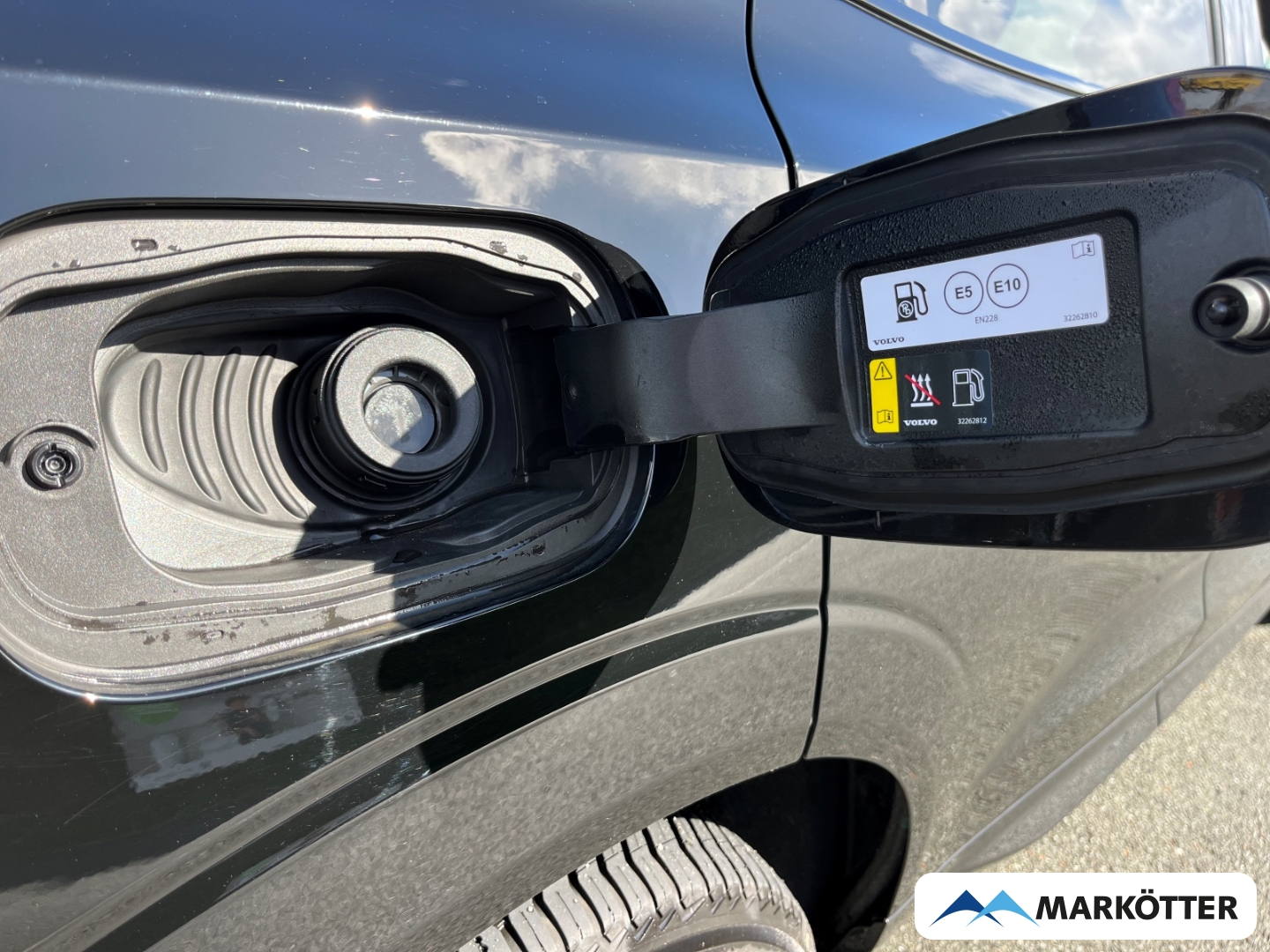 Fahrzeugabbildung Volvo XC60 T6 AWD Recharge Plus Dark ACC/StandH/Pano