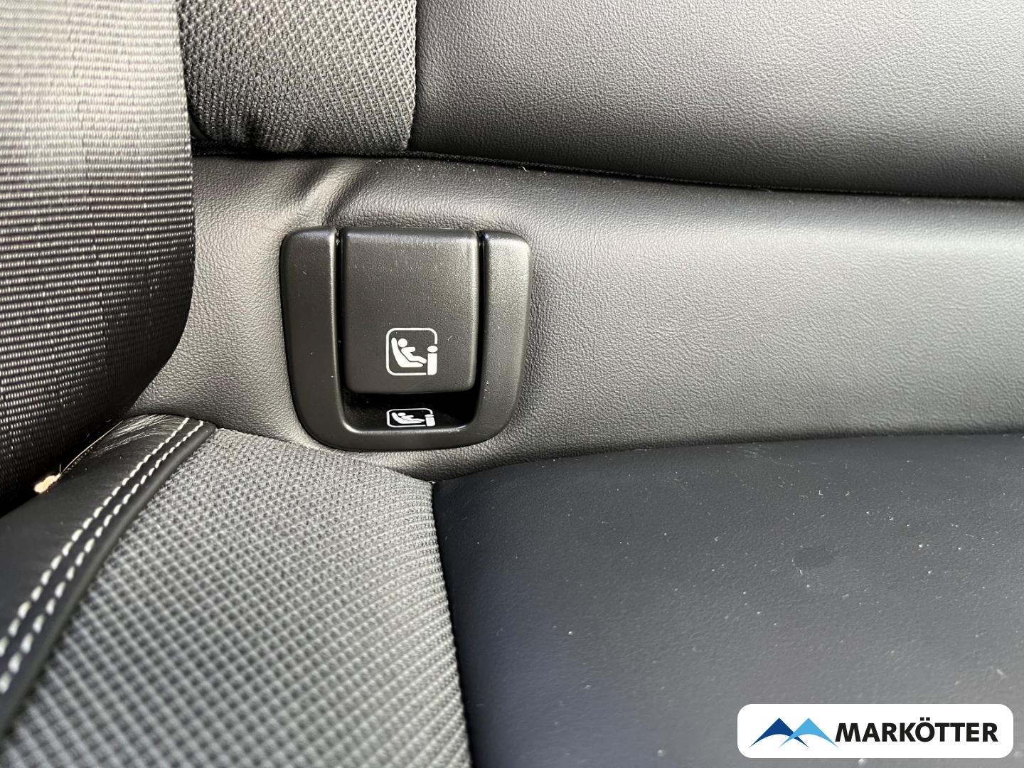 Fahrzeugabbildung Volvo XC60 T6 AWD Recharge Plus Dark ACC/StandH/Pano