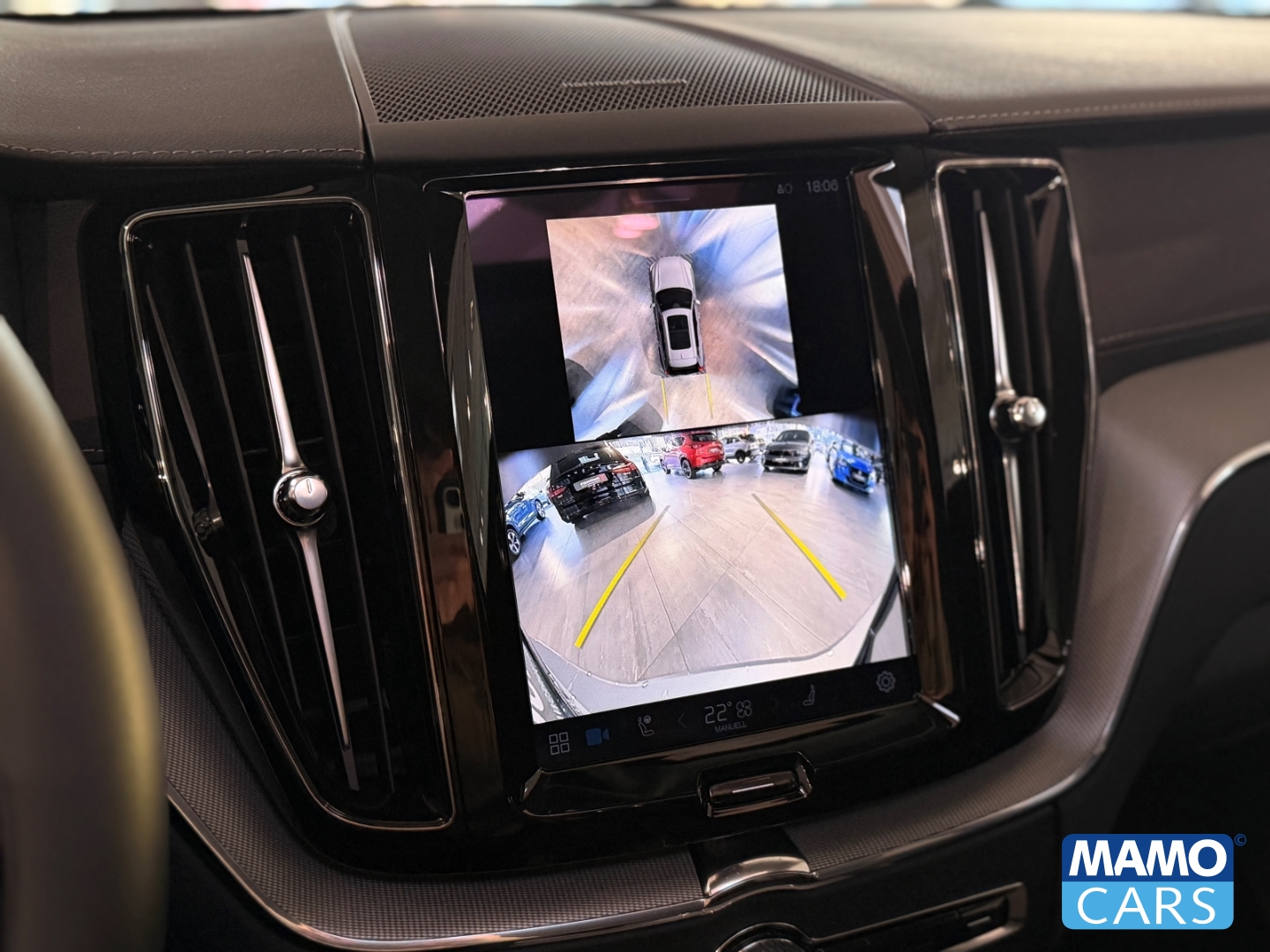 Fahrzeugabbildung Volvo XC60 B5 Ultra Dark ACC/BLIS/HUD/360°/H&K/PANO