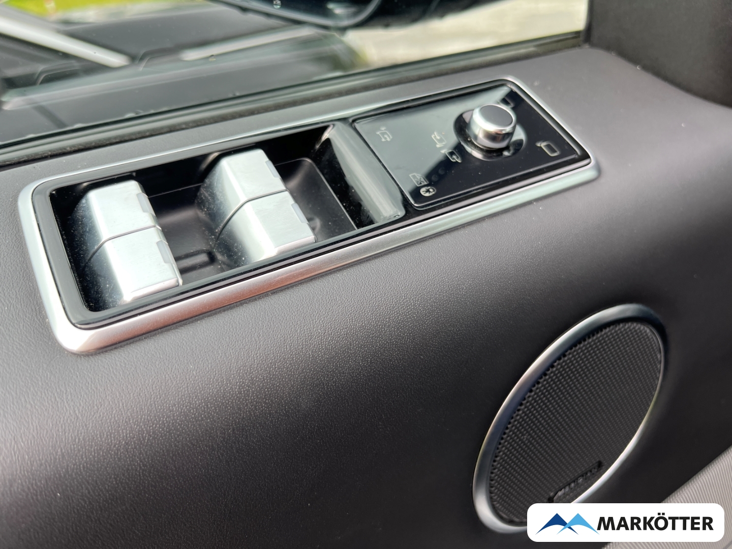 Fahrzeugabbildung Land Rover Range Rover Sport D300 SDV6 HSE Dynamic ACC/Pano
