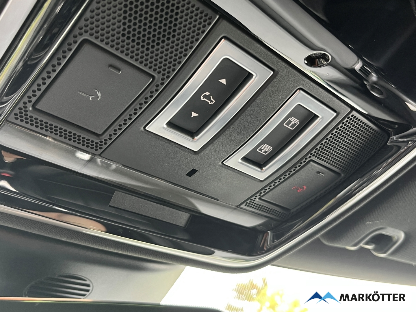 Fahrzeugabbildung Land Rover Range Rover Sport D300 SDV6 HSE Dynamic ACC/Pano