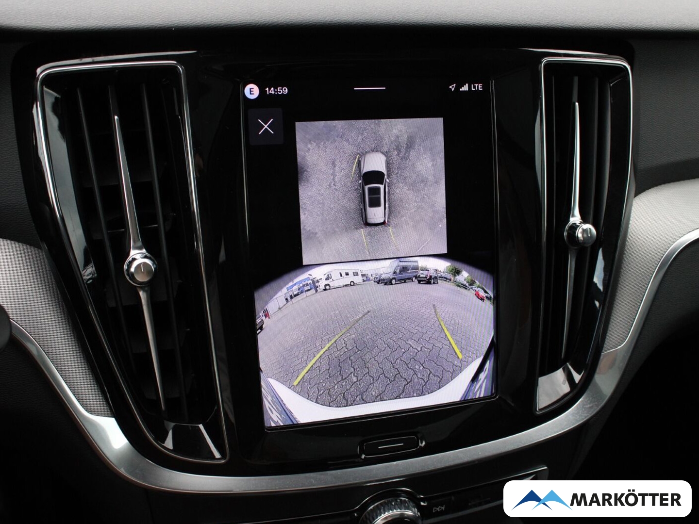 Fahrzeugabbildung Volvo V60 T6 Plus Dark AWD/360 Grad/PANO/4x SHZ/LHZ/LED