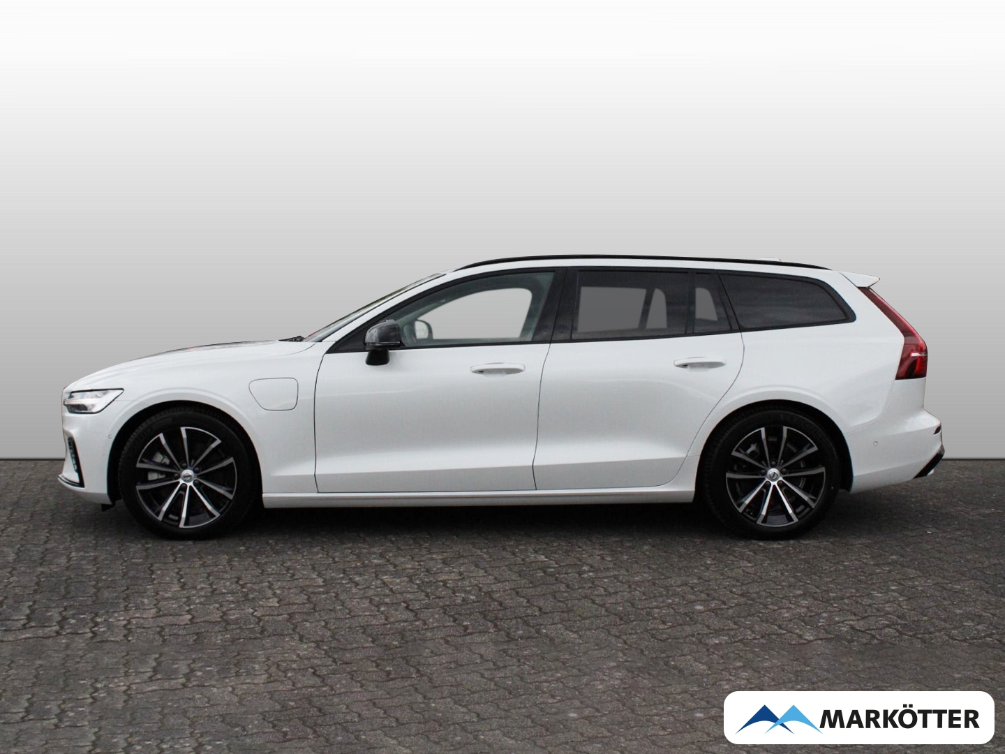 Fahrzeugabbildung Volvo V60 T6 Plus Dark AWD/360 Grad/PANO/4x SHZ/LHZ/LED