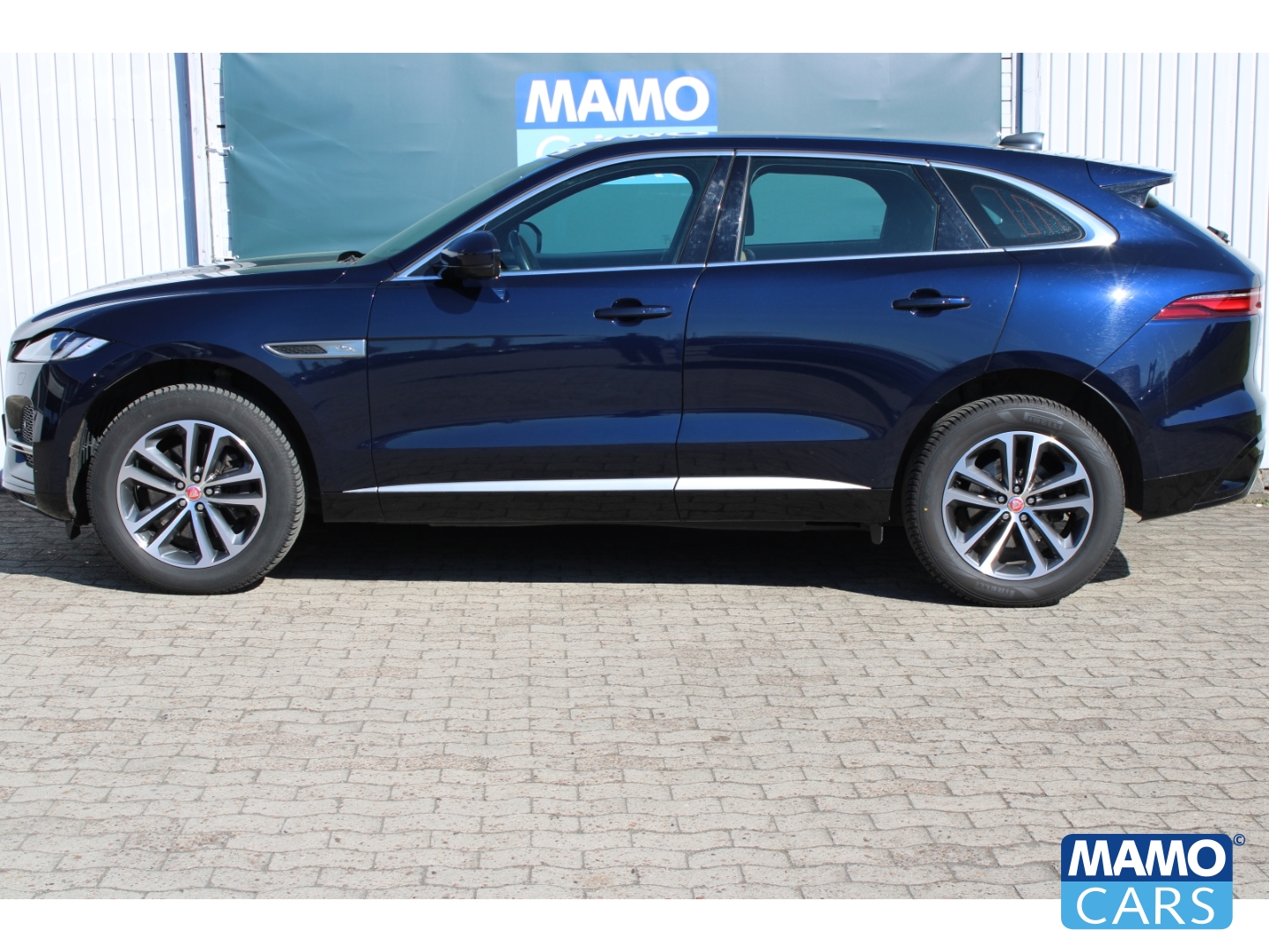 Fahrzeugabbildung Jaguar F-Pace SE AWD AHK/Pixel/Allwetter/Memory/Portofino