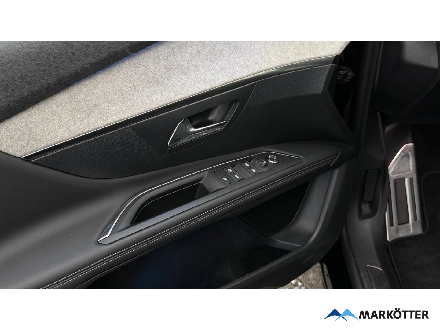 Fahrzeugabbildung Peugeot 3008 GT 1.2 PureTech 130 ab 1,99%/ AHK/ACC/BLIS/CAM