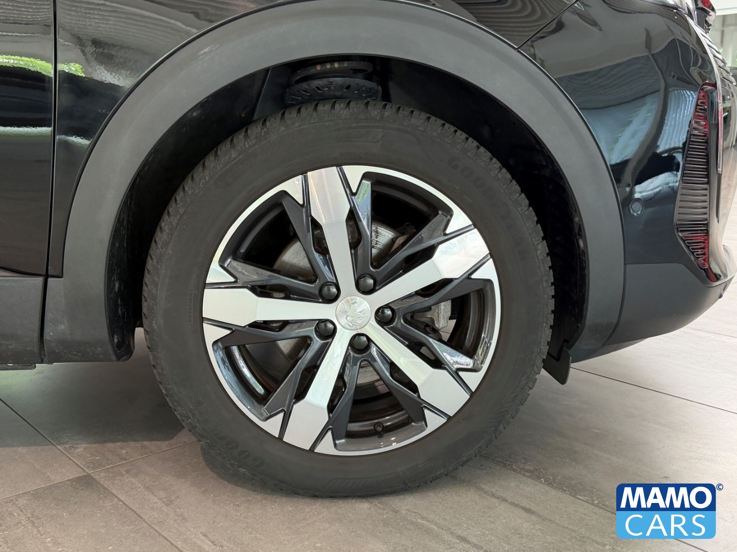 Fahrzeugabbildung Peugeot 3008 1.5 GT BlueHDi ACC/BLIS/CAM/SHZ/LED