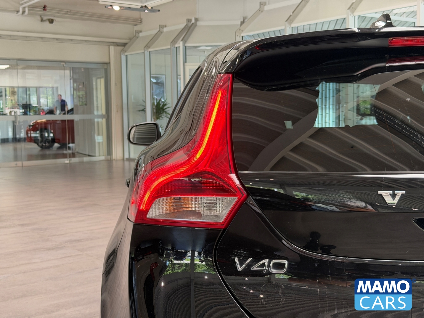 Fahrzeugabbildung Volvo V40 T3 Momentum AHK/SHZ/FSH/CAM/NAVI/LED/KLIMA