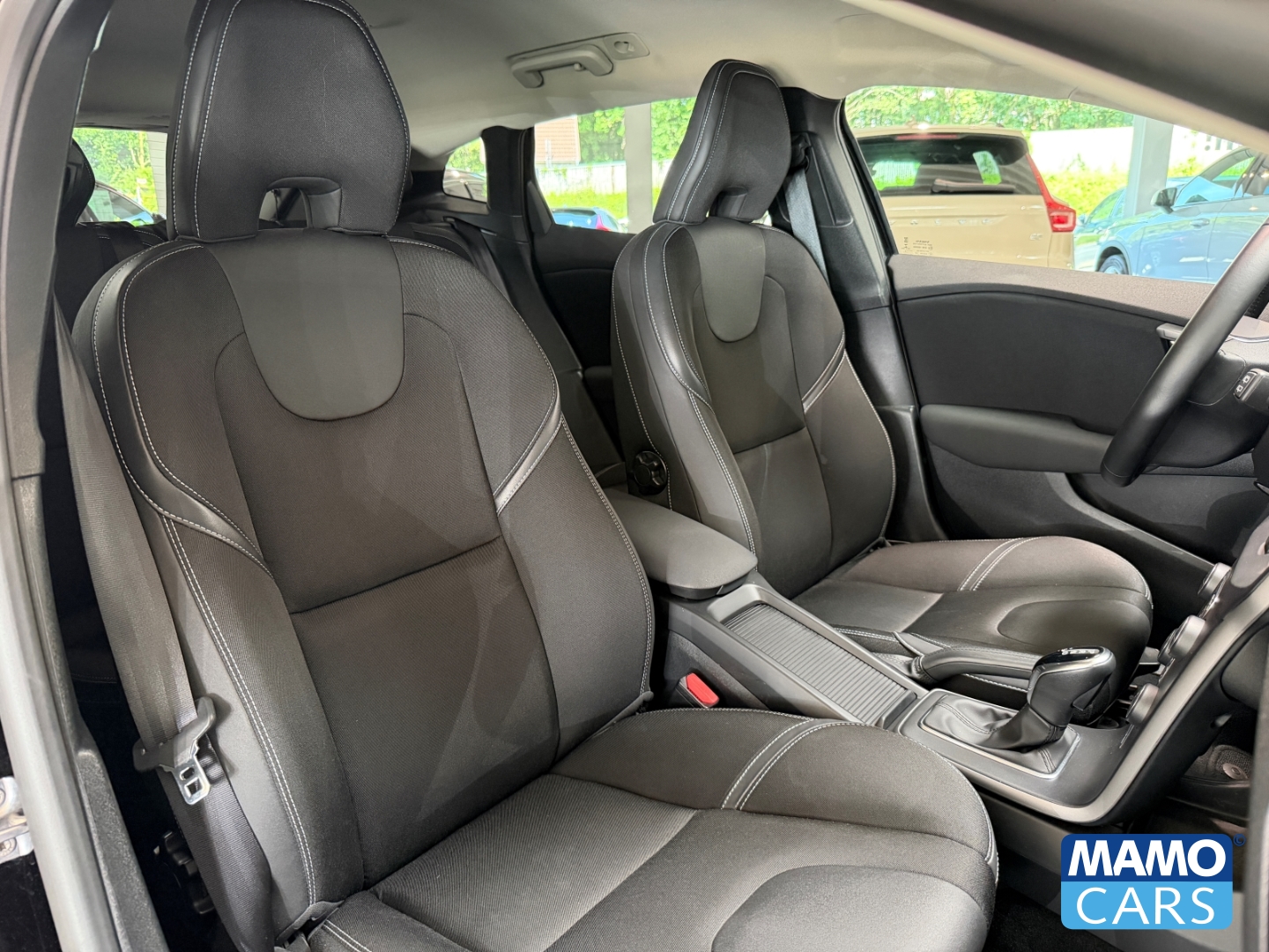 Fahrzeugabbildung Volvo V40 T3 Momentum AHK/SHZ/FSH/CAM/NAVI/LED/KLIMA
