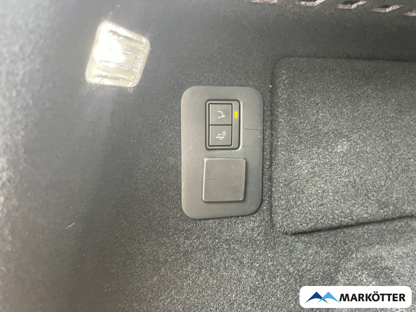 Fahrzeugabbildung Land Rover Range Rover Evoque D200 R-Dynamic SE ACC/AHK/Pano