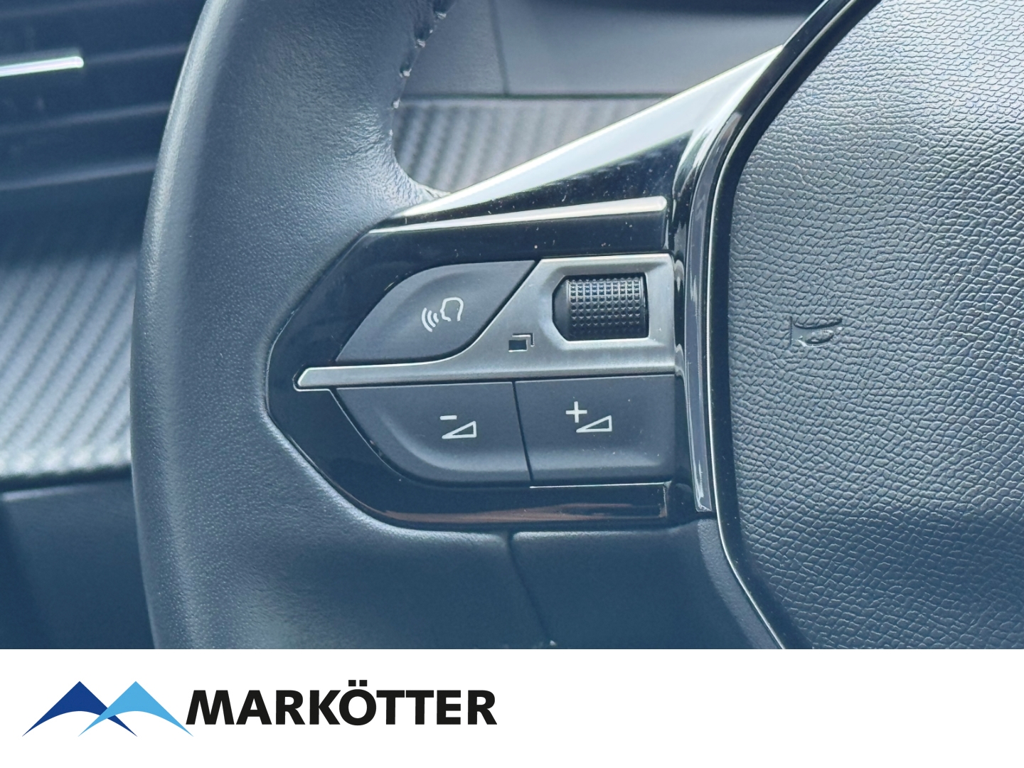 Fahrzeugabbildung Peugeot 2008 e-2008 Active Pack Elektro 136 TEMP/PDC/SHZ