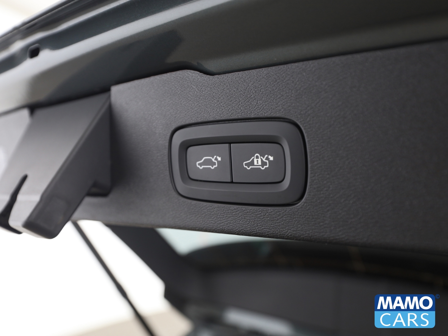 Fahrzeugabbildung Volvo V60 T6 AWD Ultra Dark ACC/AHK/BLIS/360°/H&K/PANO