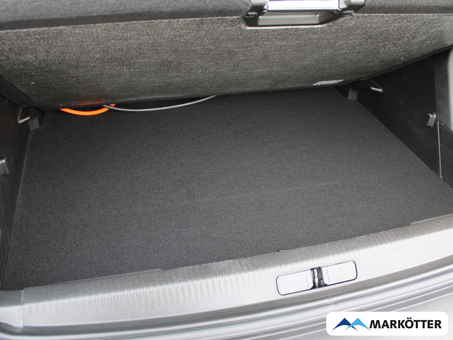 Fahrzeugabbildung Peugeot 2008 e- GT ACC/RFK/PDC/LED/SHZ/Navi