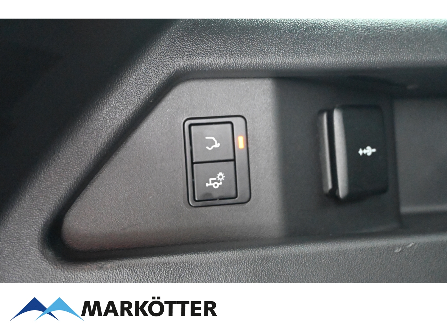 Fahrzeugabbildung Land Rover Discovery Sport D200 R-Dynamic HSE/ACC/StandH
