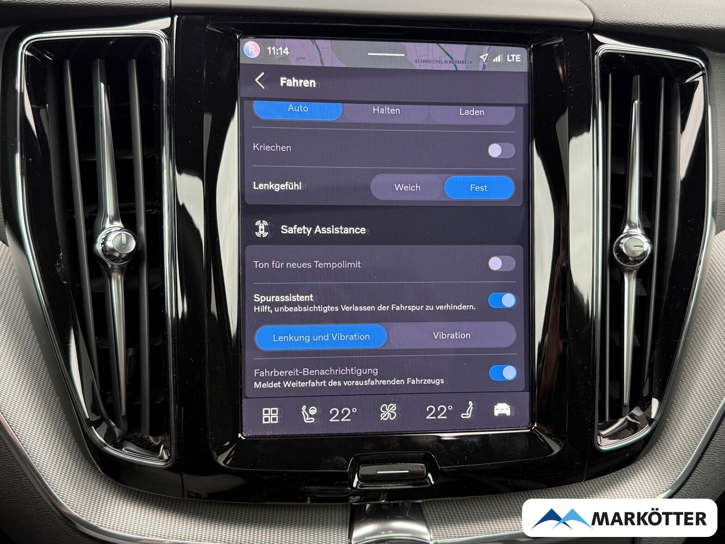 Fahrzeugabbildung Volvo XC60 Plus Black Edition Recharge Plug-In Hybrid AWD/SHZ/LRHZ/FSHZ/LED