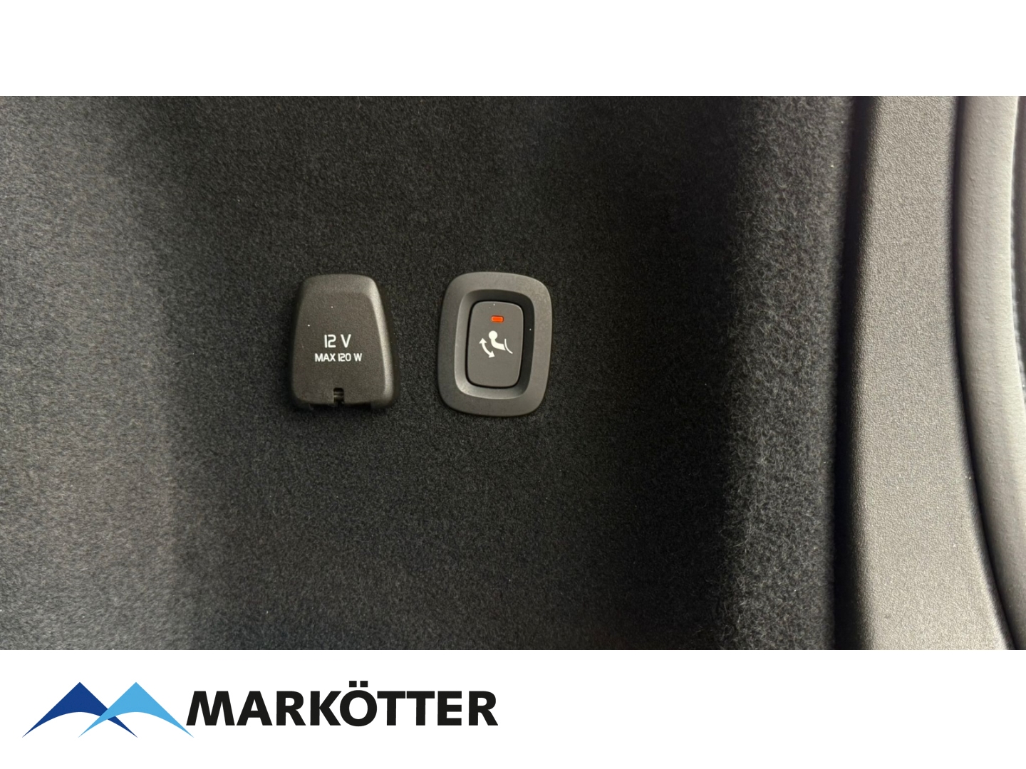 Fahrzeugabbildung Volvo V60 T6 Recharge AWD Plus Dark BLIS/CAM/PANO/AHK