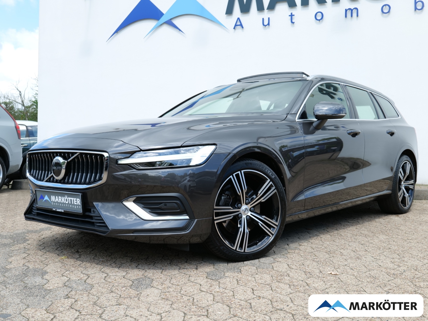 Fahrzeugabbildung Volvo V60 B4 Plus Bright AHK/PANO/CAM/Harman Kardon