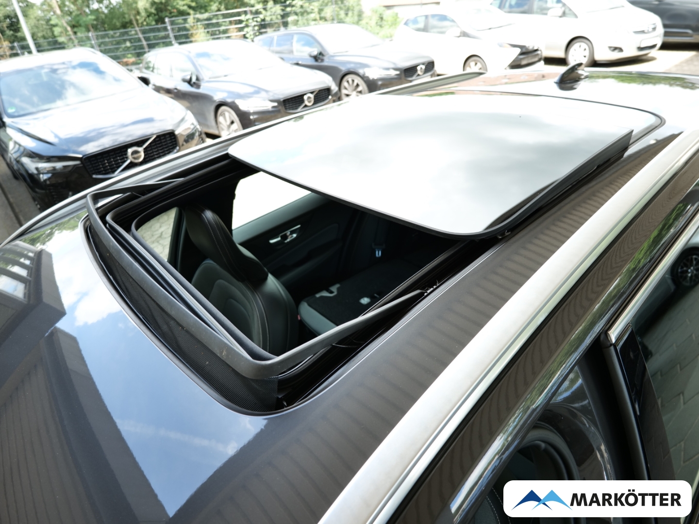 Fahrzeugabbildung Volvo V60 B4 Plus Bright AHK/PANO/CAM/Harman Kardon