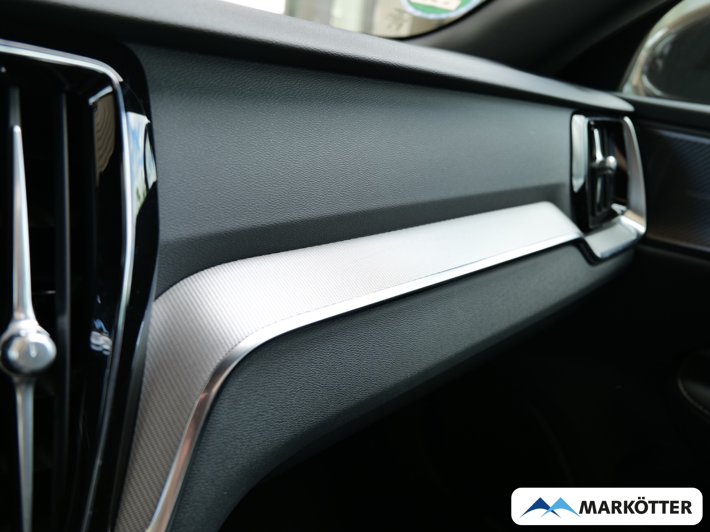 Fahrzeugabbildung Volvo V60 B4 Plus Bright AHK/PANO/CAM/Harman Kardon