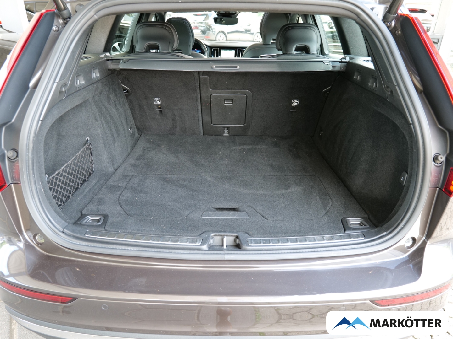 Fahrzeugabbildung Volvo V60 B4 Plus Bright AHK/PANO/CAM/Harman Kardon