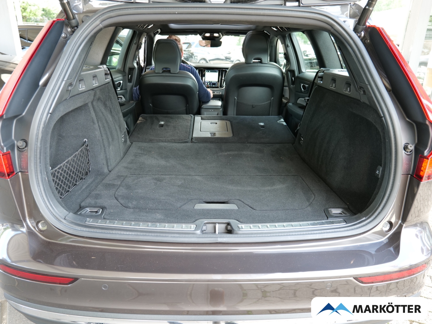 Fahrzeugabbildung Volvo V60 B4 Plus Bright AHK/PANO/CAM/Harman Kardon