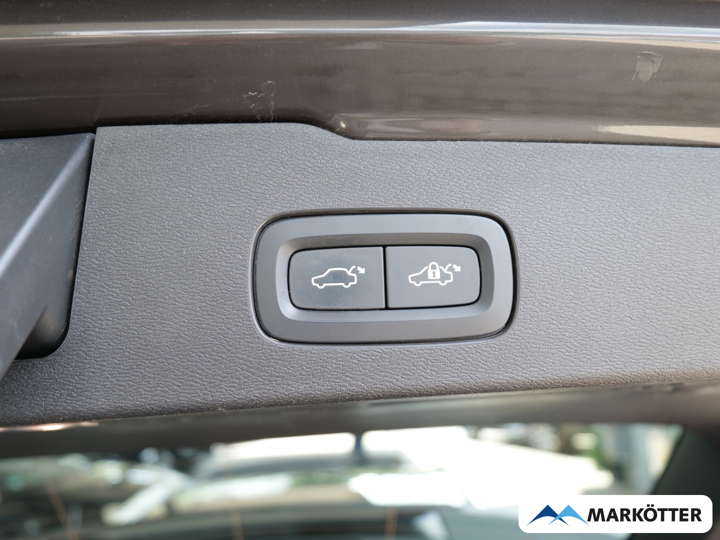 Fahrzeugabbildung Volvo V60 B4 Plus Bright AHK/PANO/CAM/Harman Kardon