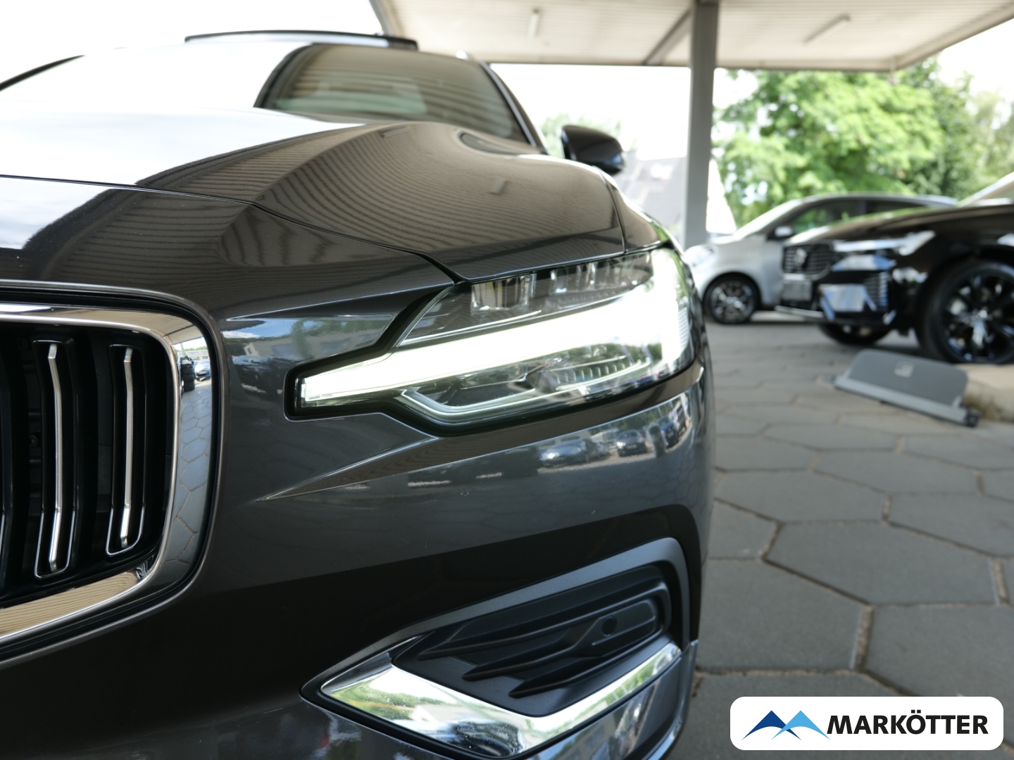 Fahrzeugabbildung Volvo V60 B4 Plus Bright AHK/PANO/CAM/Harman Kardon