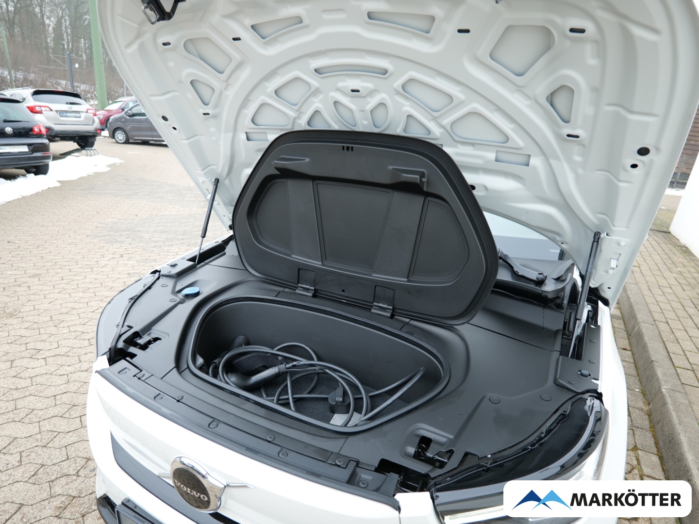 Fahrzeugabbildung Volvo C40 2WD Plus /Wärmepumpe/Standheizung/