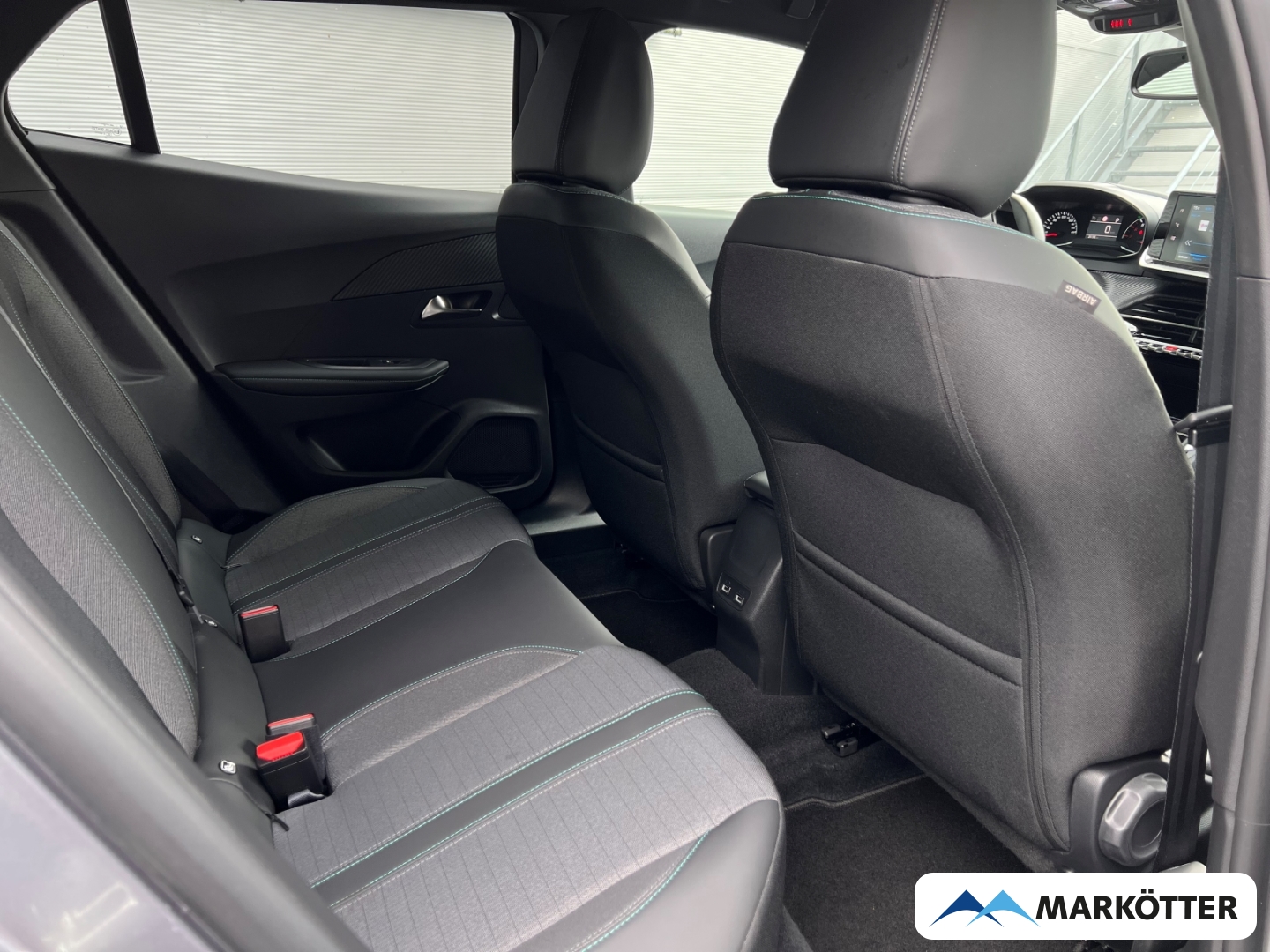 Fahrzeugabbildung Peugeot 2008 Allure 1.2 PureTech 130 TEMP/PDC/CAM/SHZ