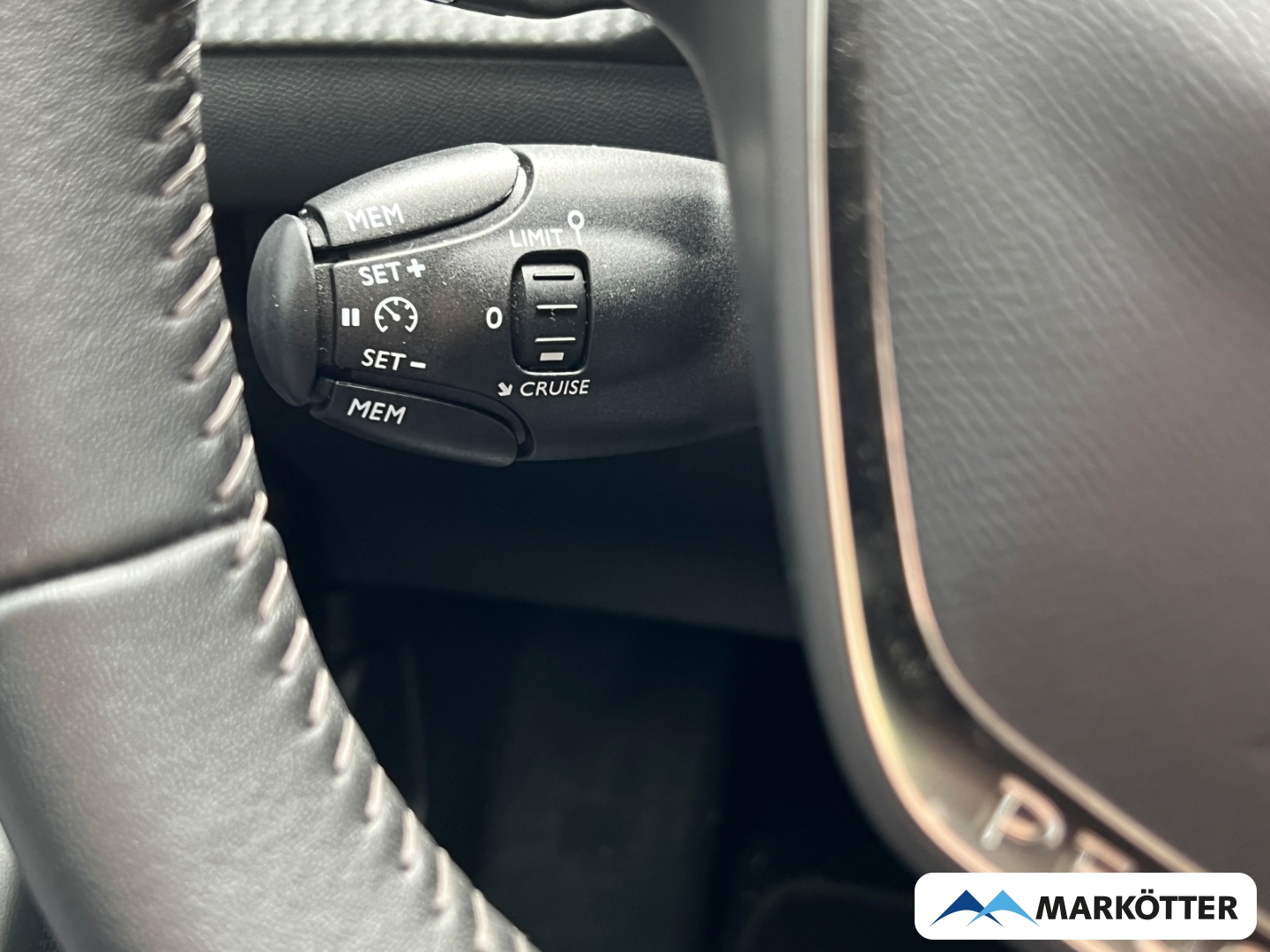 Fahrzeugabbildung Peugeot 2008 Allure 1.2 PureTech 130 TEMP/PDC/CAM/SHZ