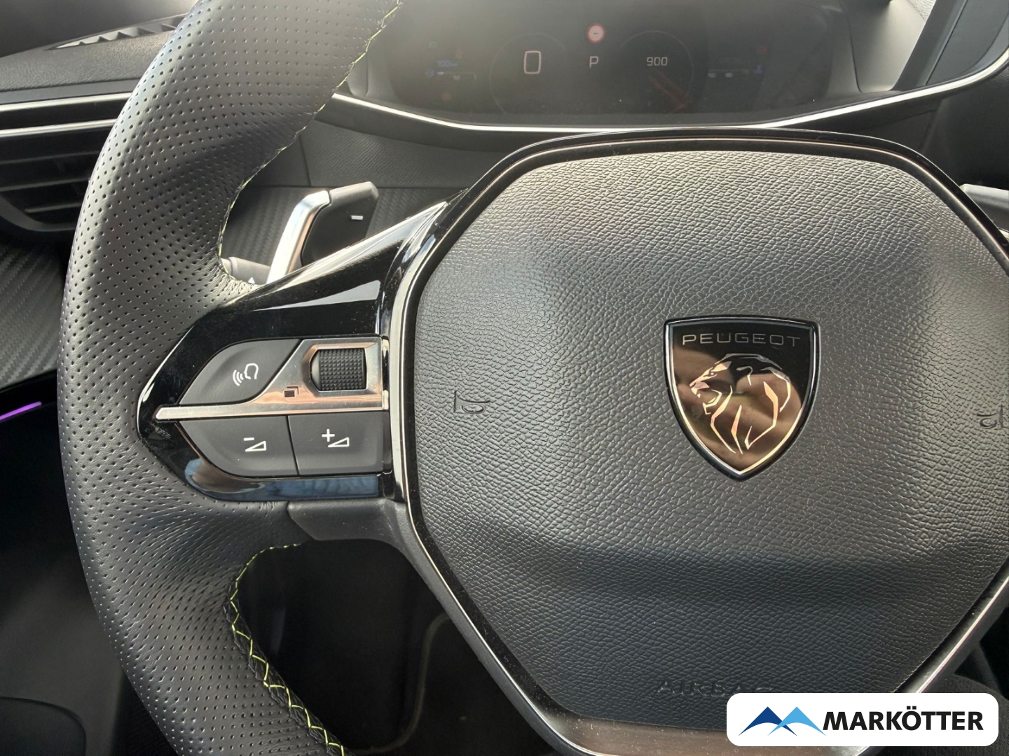 Fahrzeugabbildung Peugeot 2008 GT CAM/SHZ/LED/ALLWETTER/MASSAGE/ALCANTARA