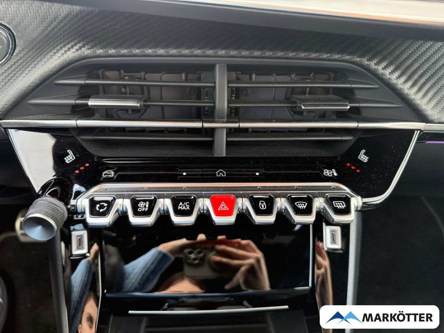 Fahrzeugabbildung Peugeot 2008 GT CAM/SHZ/LED/ALLWETTER/MASSAGE/ALCANTARA