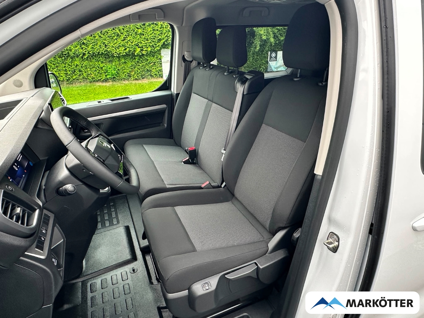 Fahrzeugabbildung Opel Zafira Life M Edition +Abn.AHK+Sitz-&-Lenkradheiz.+9-Sitzer