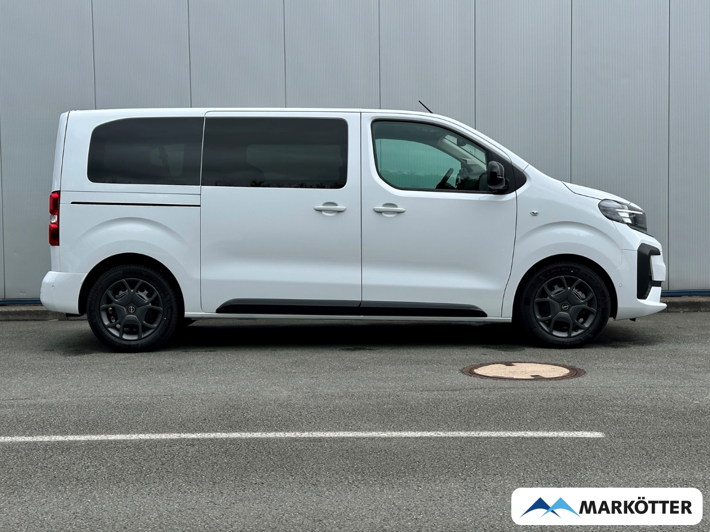 Fahrzeugabbildung Opel Zafira Life M Edition +Abn.AHK+Sitz-&-Lenkradheiz.+9-Sitzer