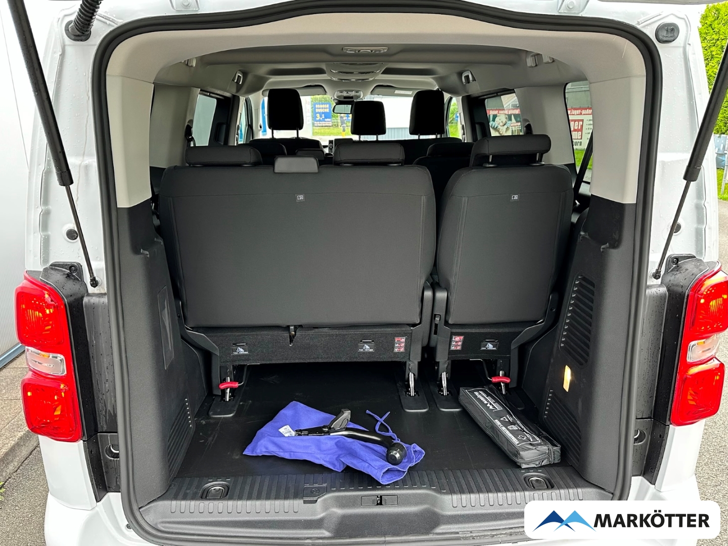 Fahrzeugabbildung Opel Zafira Life M Edition +Abn.AHK+Sitz-&-Lenkradheiz.+9-Sitzer